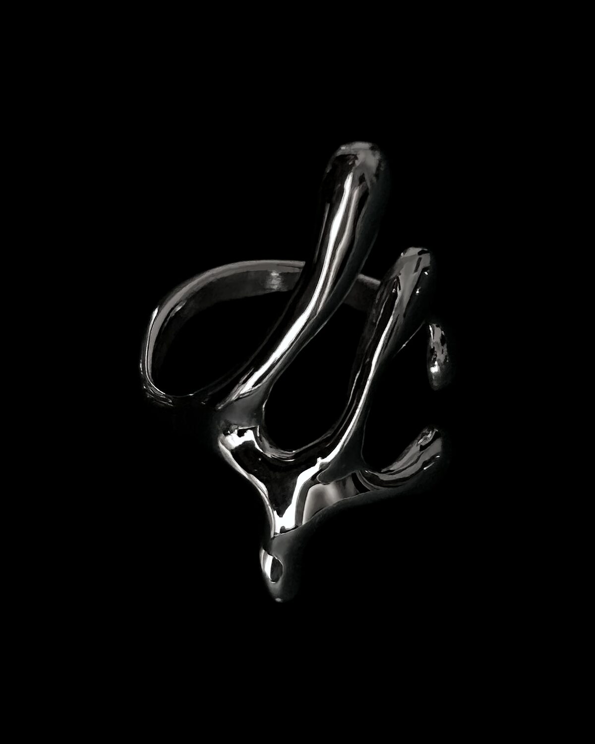 The Ramure ring, three branches rising from an open band